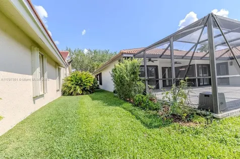 808 Hampton Court Weston FL 33326