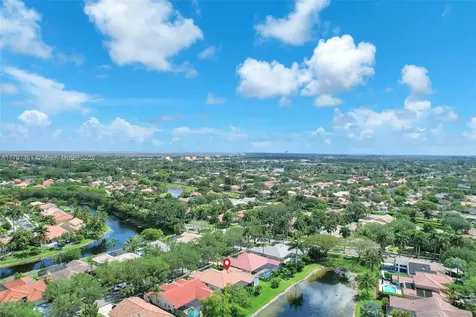 808 Hampton Court Weston FL 33326