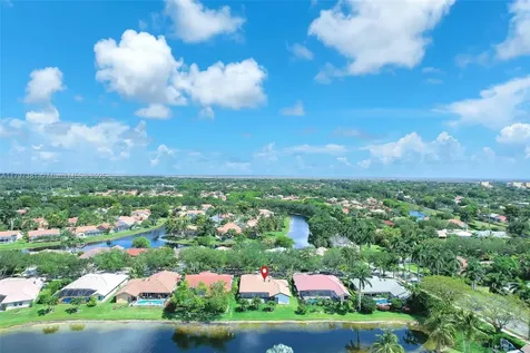 808 Hampton Court Weston FL 33326