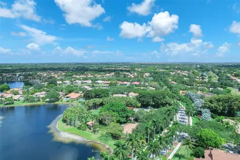 808 Hampton Court Weston FL 33326