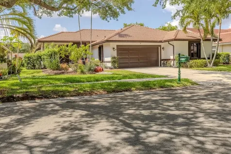 808 Hampton Court Weston FL 33326