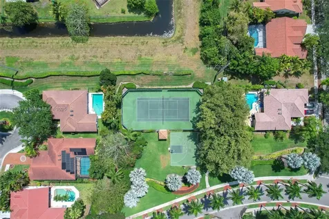808 Hampton Court Weston FL 33326