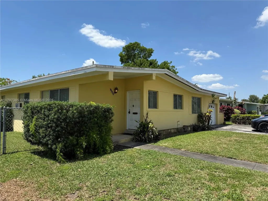 9300 SW 52nd Terrace Miami FL 33165