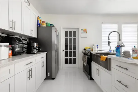 1922 NW 4th Street Miami FL 33125