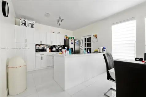 1922 NW 4th Street Miami FL 33125