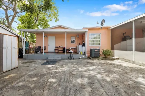 1922 NW 4th Street Miami FL 33125