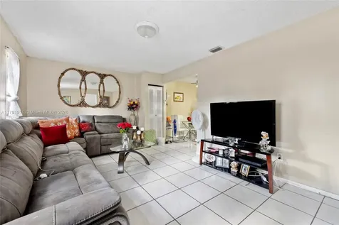 1922 NW 4th Street Miami FL 33125