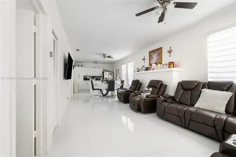 1922 NW 4th Street Miami FL 33125
