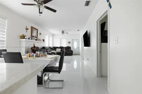 1922 NW 4th Street Miami FL 33125