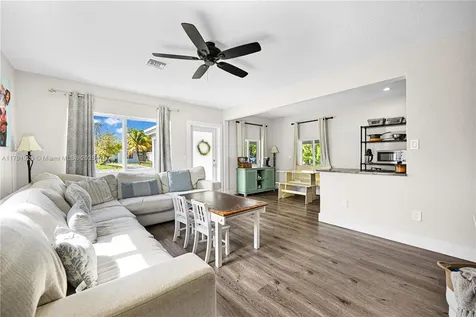 1595 NE 174th Street North Miami Beach FL 33162
