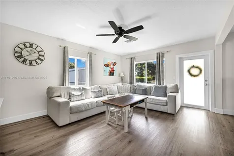 1595 NE 174th Street North Miami Beach FL 33162