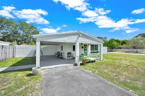 1595 NE 174th Street North Miami Beach FL 33162