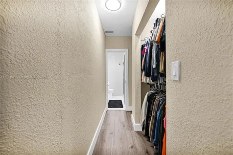 1595 NE 174th Street North Miami Beach FL 33162