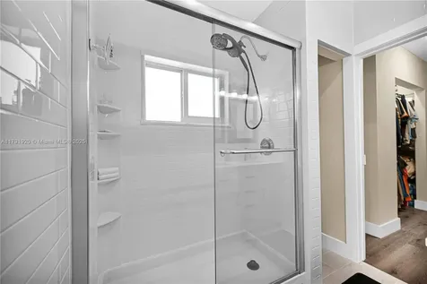 1595 NE 174th Street North Miami Beach FL 33162