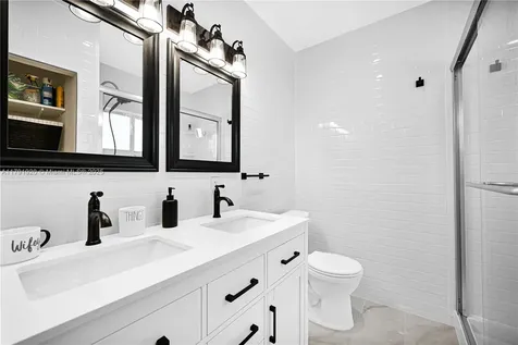 1595 NE 174th Street North Miami Beach FL 33162