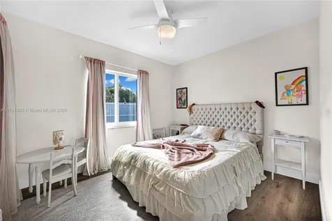1595 NE 174th Street North Miami Beach FL 33162