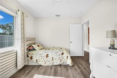 1595 NE 174th Street North Miami Beach FL 33162