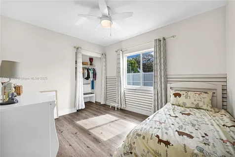1595 NE 174th Street North Miami Beach FL 33162