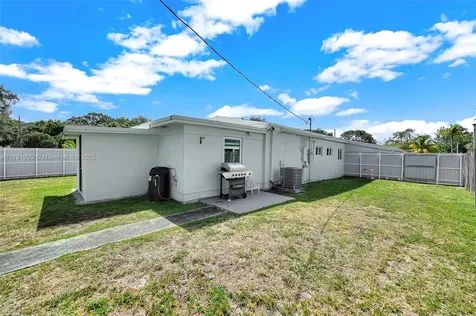 1595 NE 174th Street North Miami Beach FL 33162