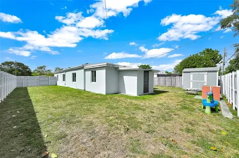 1595 NE 174th Street North Miami Beach FL 33162