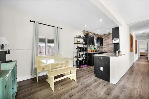 1595 NE 174th Street North Miami Beach FL 33162