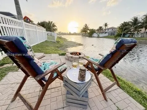 1060 NW 192nd Avenue Pembroke Pines FL 33029