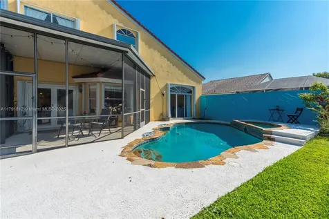 1060 NW 192nd Avenue Pembroke Pines FL 33029