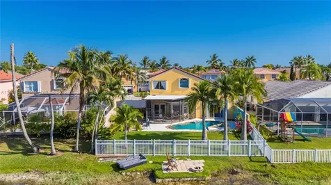 1060 NW 192nd Avenue Pembroke Pines FL 33029