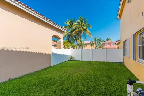 1060 NW 192nd Avenue Pembroke Pines FL 33029