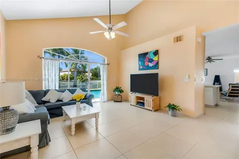 1060 NW 192nd Avenue Pembroke Pines FL 33029