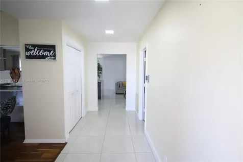 990 Hickory Trail Wellington FL 33414