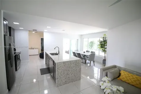 990 Hickory Trail Wellington FL 33414