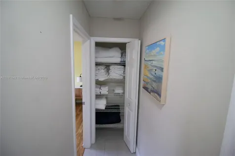 990 Hickory Trail Wellington FL 33414