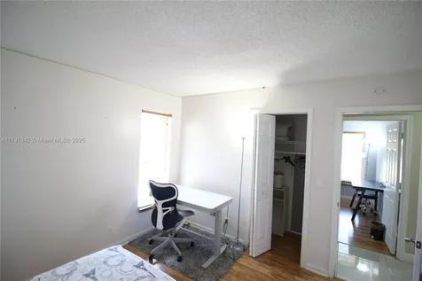 990 Hickory Trail Wellington FL 33414