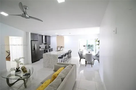 990 Hickory Trail Wellington FL 33414