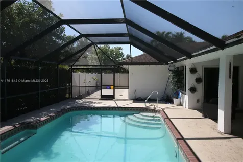 990 Hickory Trail Wellington FL 33414