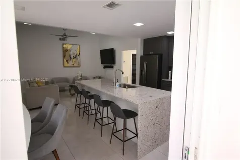 990 Hickory Trail Wellington FL 33414