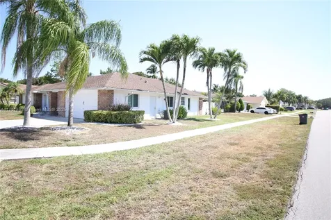 990 Hickory Trail Wellington FL 33414