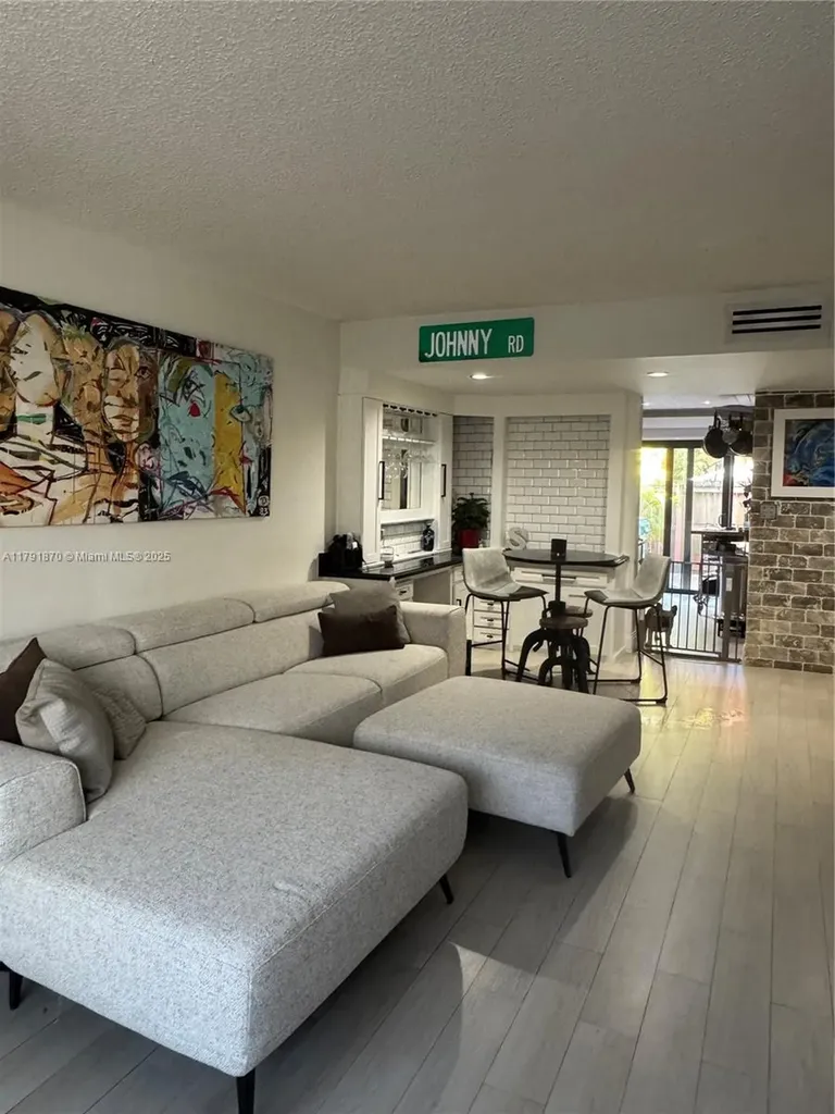 10251 SW 77th Court Miami FL 33156