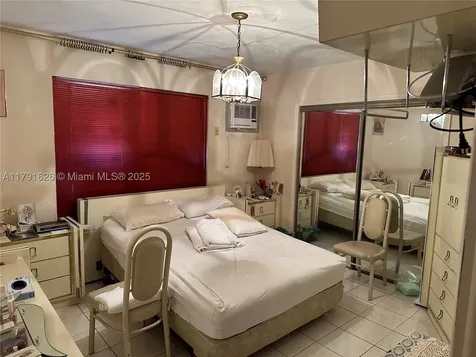 911 E 39th Place Hialeah FL 33013