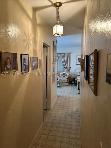 911 E 39th Place Hialeah FL 33013