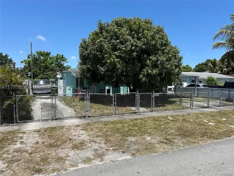 911 E 39th Place Hialeah FL 33013