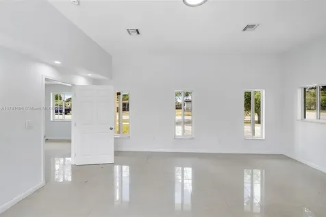 10495 SW 32nd Street Miami FL 33165