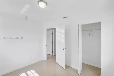 10495 SW 32nd Street Miami FL 33165