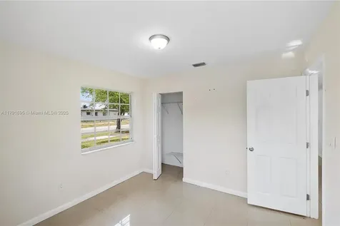 10495 SW 32nd Street Miami FL 33165