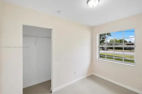 10495 SW 32nd Street Miami FL 33165