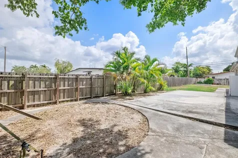 10495 SW 32nd Street Miami FL 33165