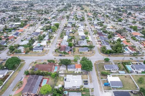 10495 SW 32nd Street Miami FL 33165