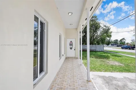 10495 SW 32nd Street Miami FL 33165