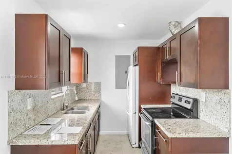 10495 SW 32nd Street Miami FL 33165